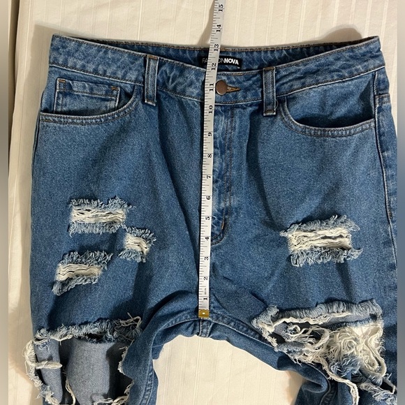 Fashion Nova Destroyed Distressed High Rise Boyfriend Denim Jeans. Sz 11 - Picture 11 of 13